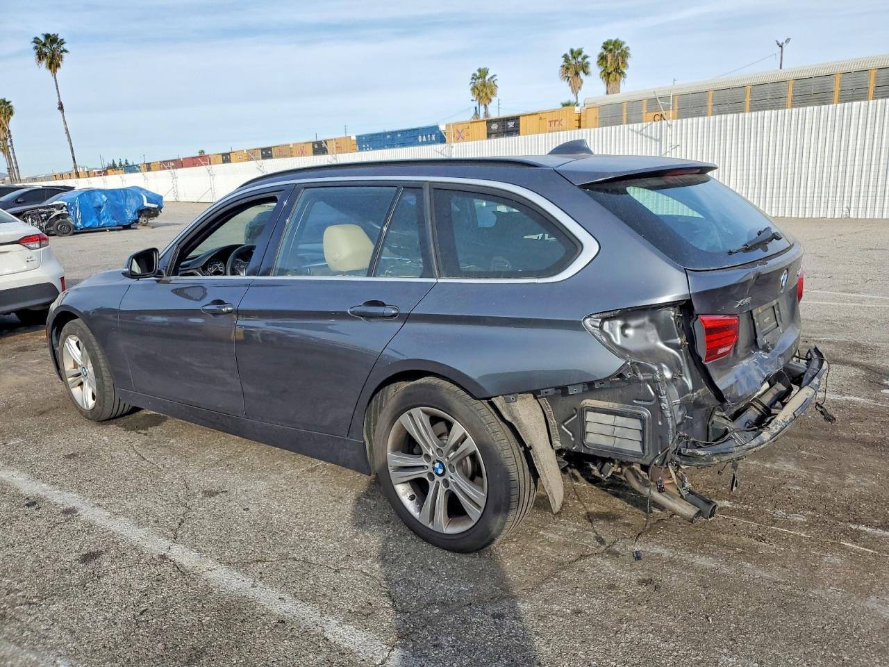 2016 BMW 328 Xi - Фото 2