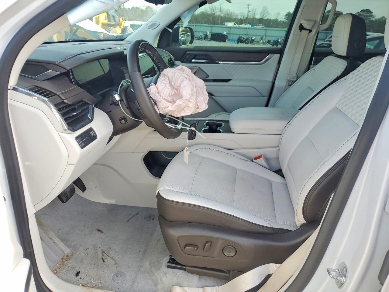 2024 GMC Acadia Denali - Image 7