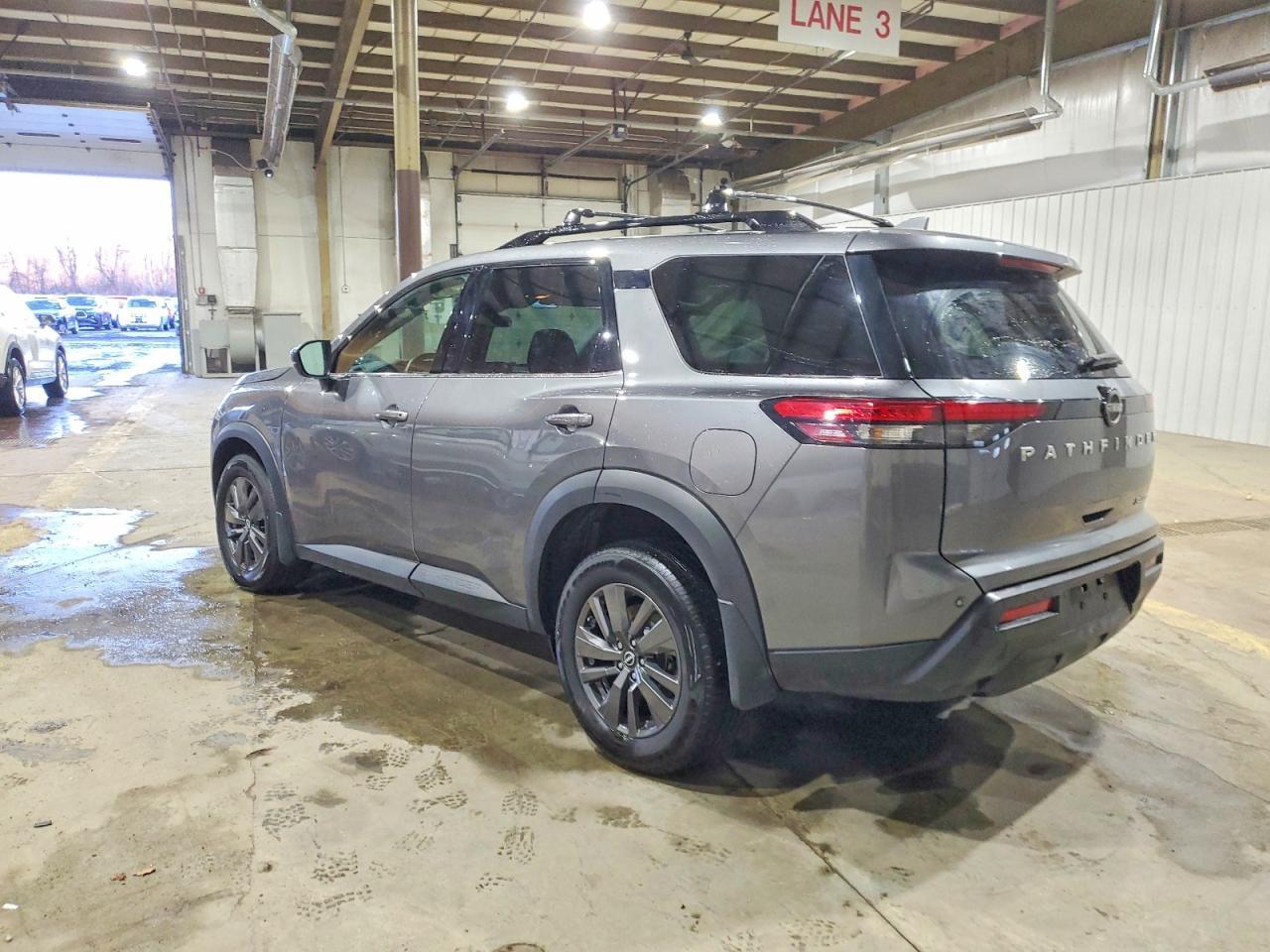 2022 Nissan Pathfinder Sv - Image 2