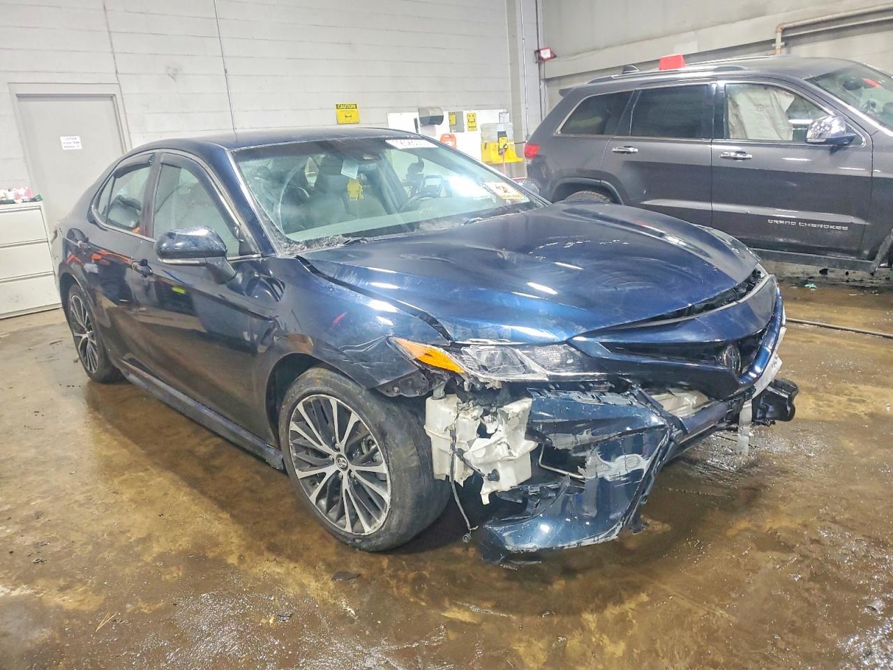 2018 Toyota Camry L - Фото 4