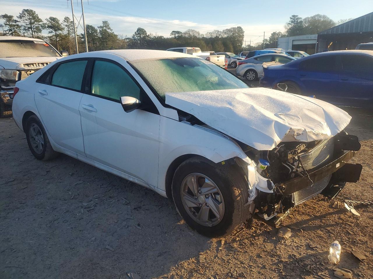 2025 Hyundai Elantra Se - Фото 4