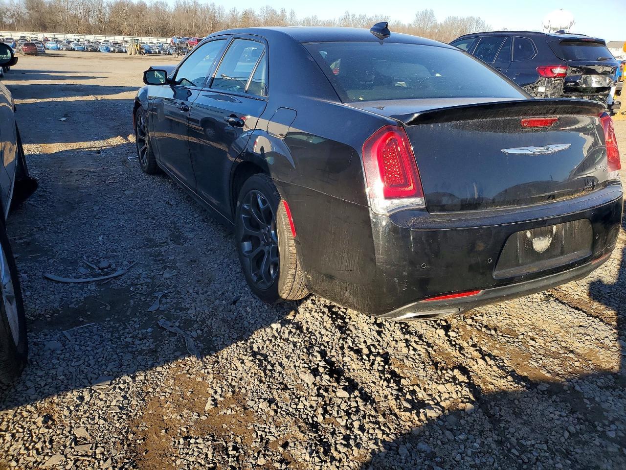 2015 Chrysler 300 S - Фото 2