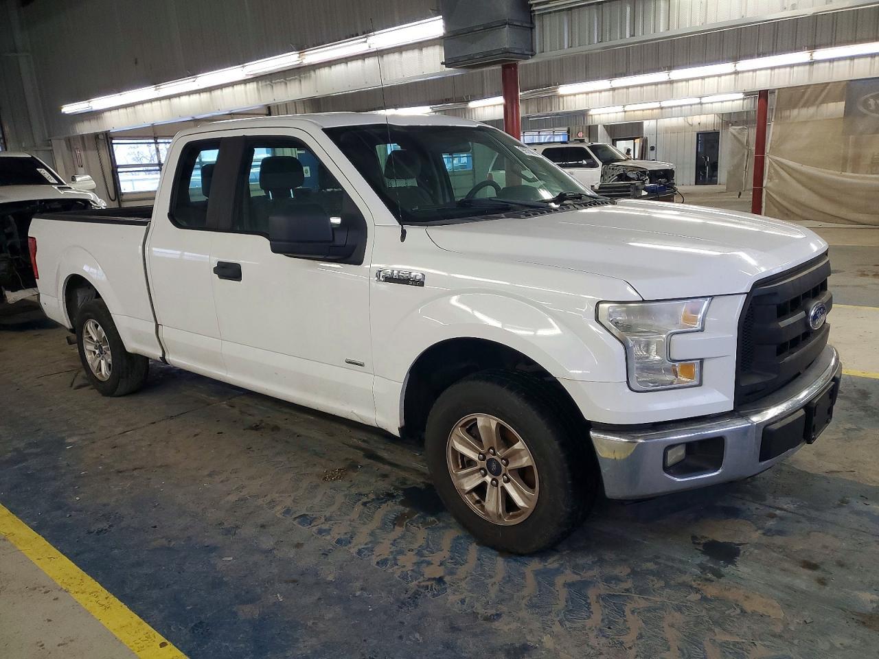 2015 Ford F150 Super Cab - Фото 4