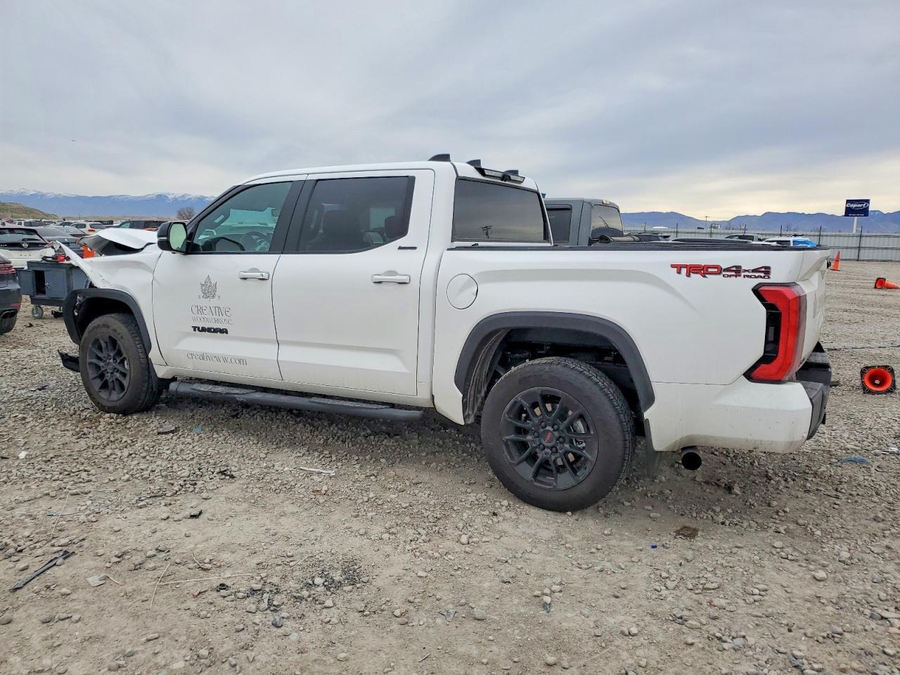2025 Toyota Tundra - Фото 2