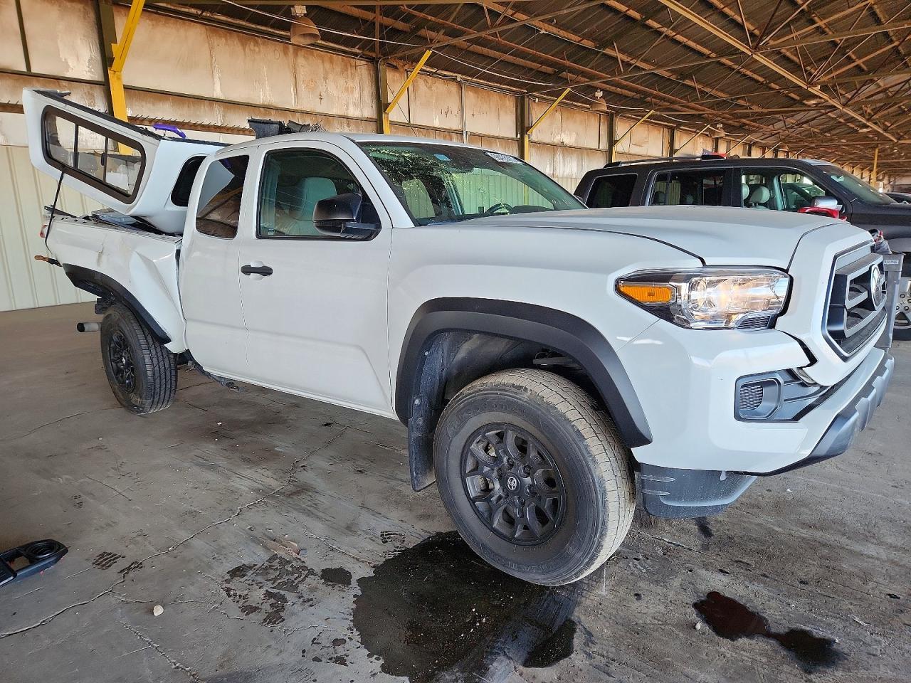2022 Toyota Tacoma Access Cab - Image 4