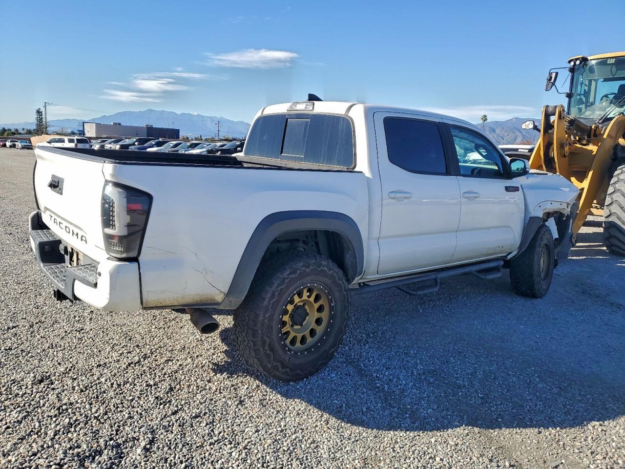 2019 Toyota Tacoma Double Cab - Фото 3