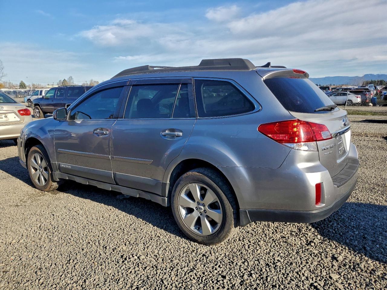 2011 Subaru Outback 2.5I Limited - Image 2