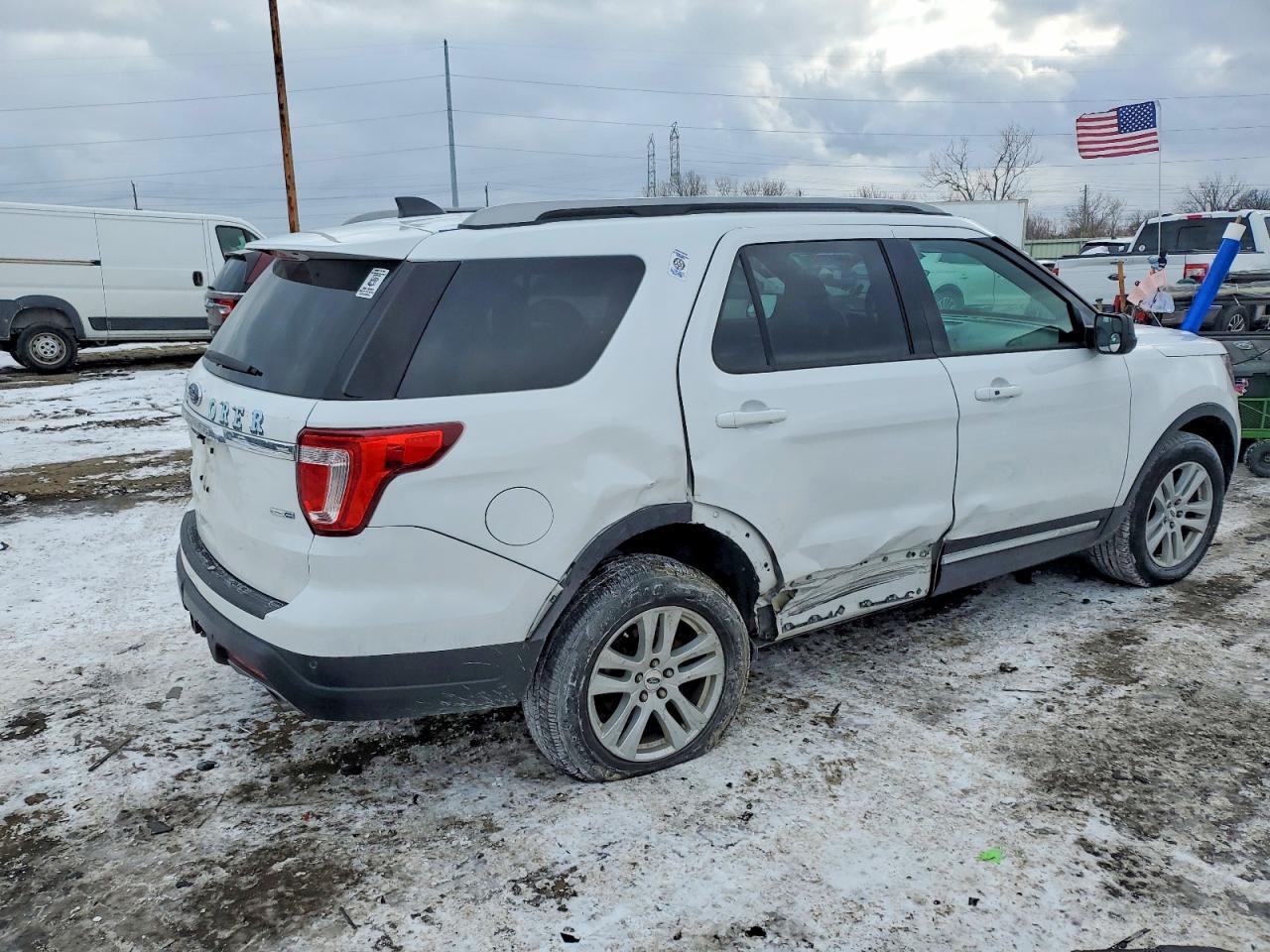2019 Ford Explorer Xlt - Image 3