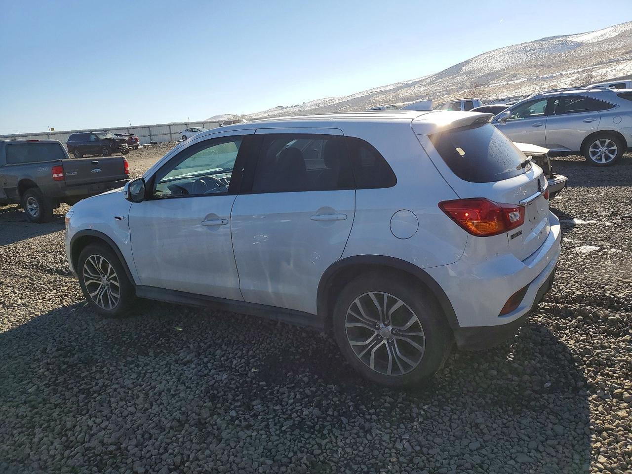2019 Mitsubishi Outlander Sport Es - Фото 2