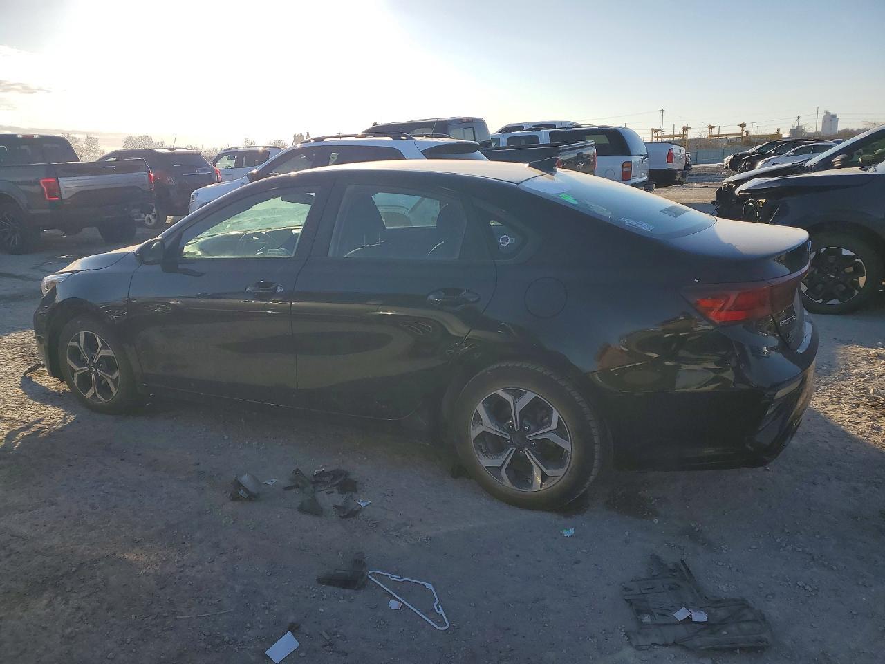 2021 Kia Forte - Фото 2