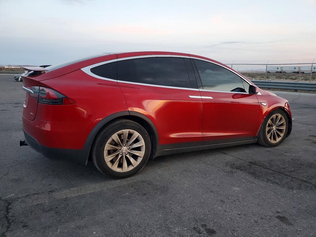 2016 Tesla Model X - Фото 3