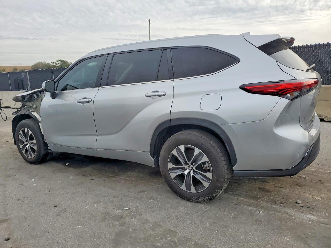 2023 Toyota Highlander - Фото 2