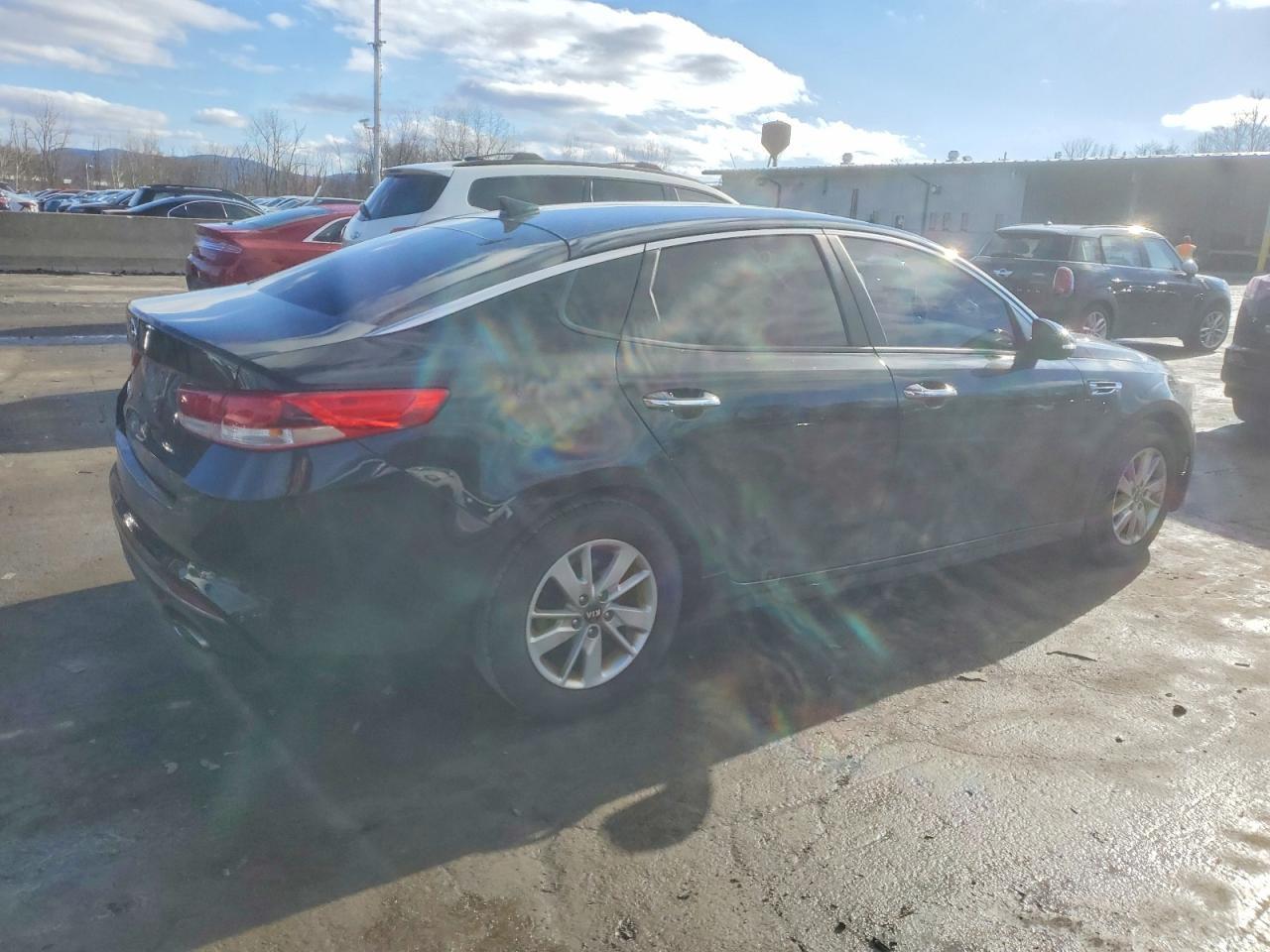 2017 Kia Optima Lx - Фото 3