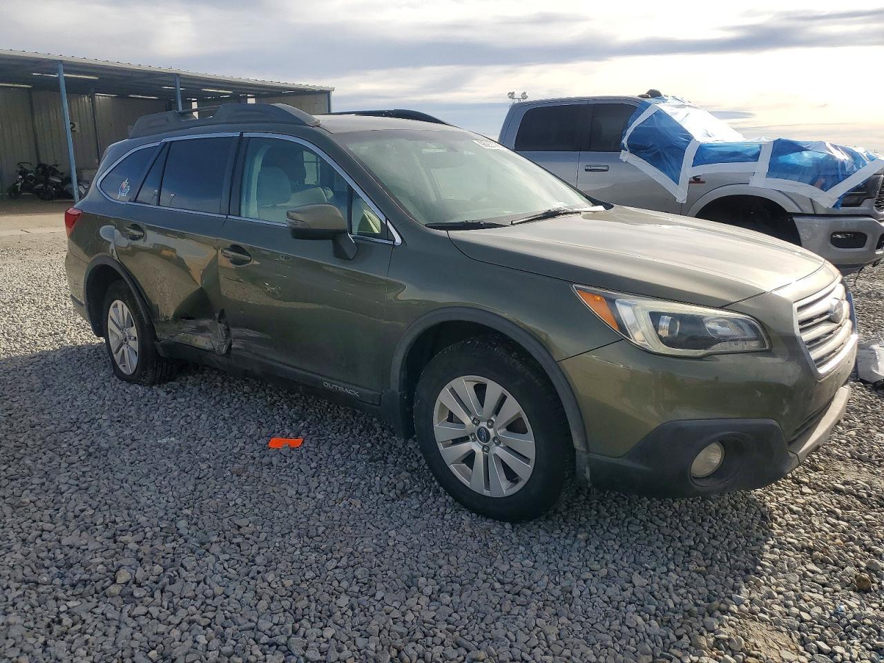 2015 Subaru Outback 2.5I Premium - Image 4