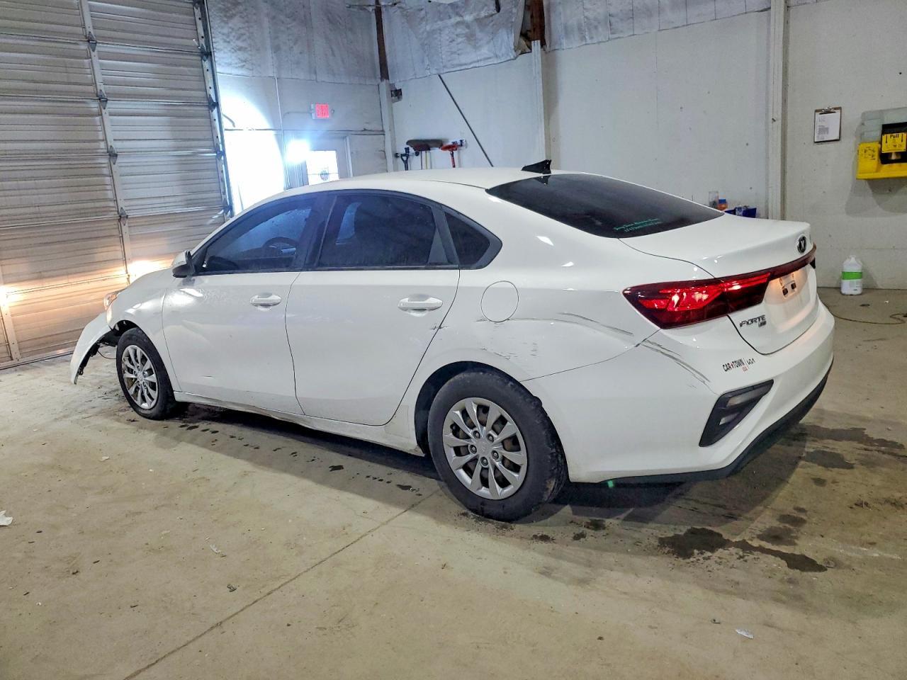 2021 Kia Forte Fe - Фото 2