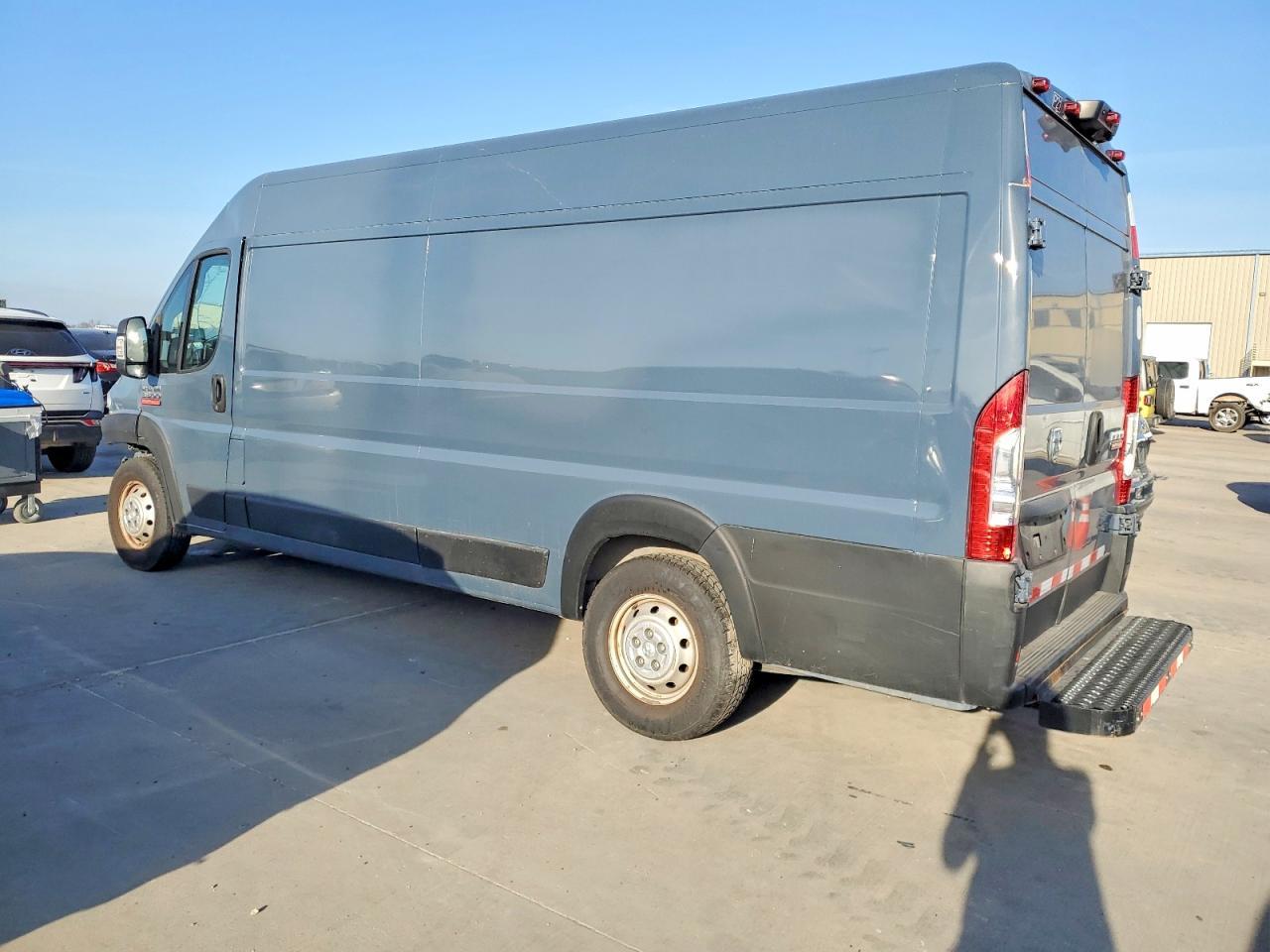 2020 Ram Promaster 3500 Delivery Van - Фото 2