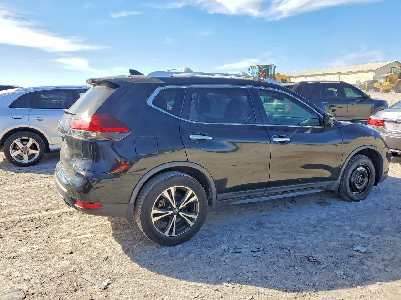2019 Nissan Rogue S - Image 3