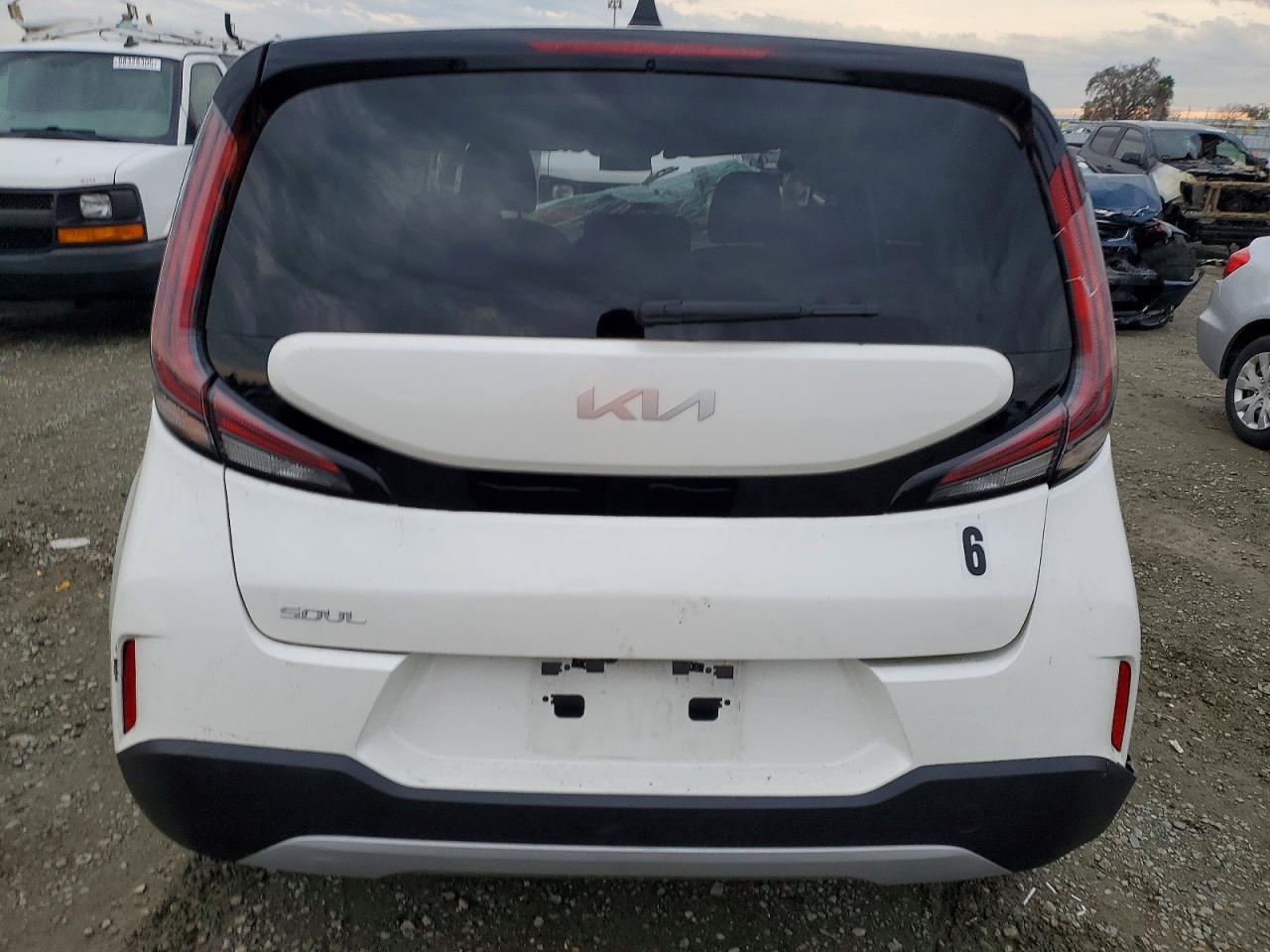 2025 Kia Soul Lx - Image 6