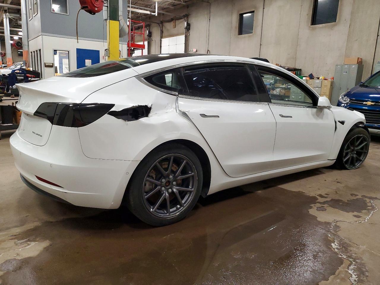 2018 Tesla Model 3 - Фото 3