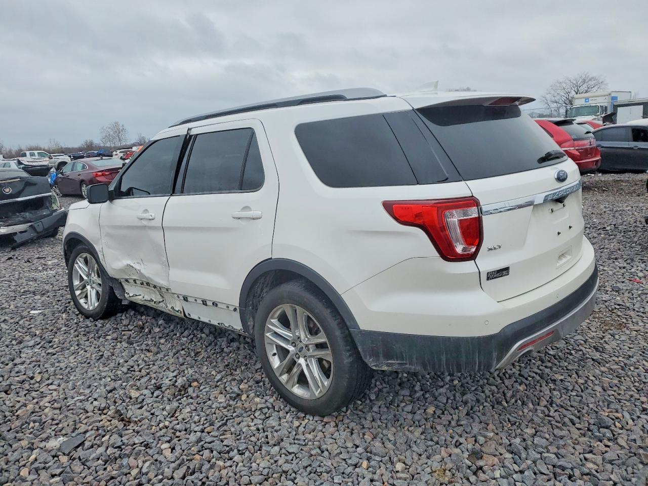 2017 Ford Explorer Xlt - Фото 2
