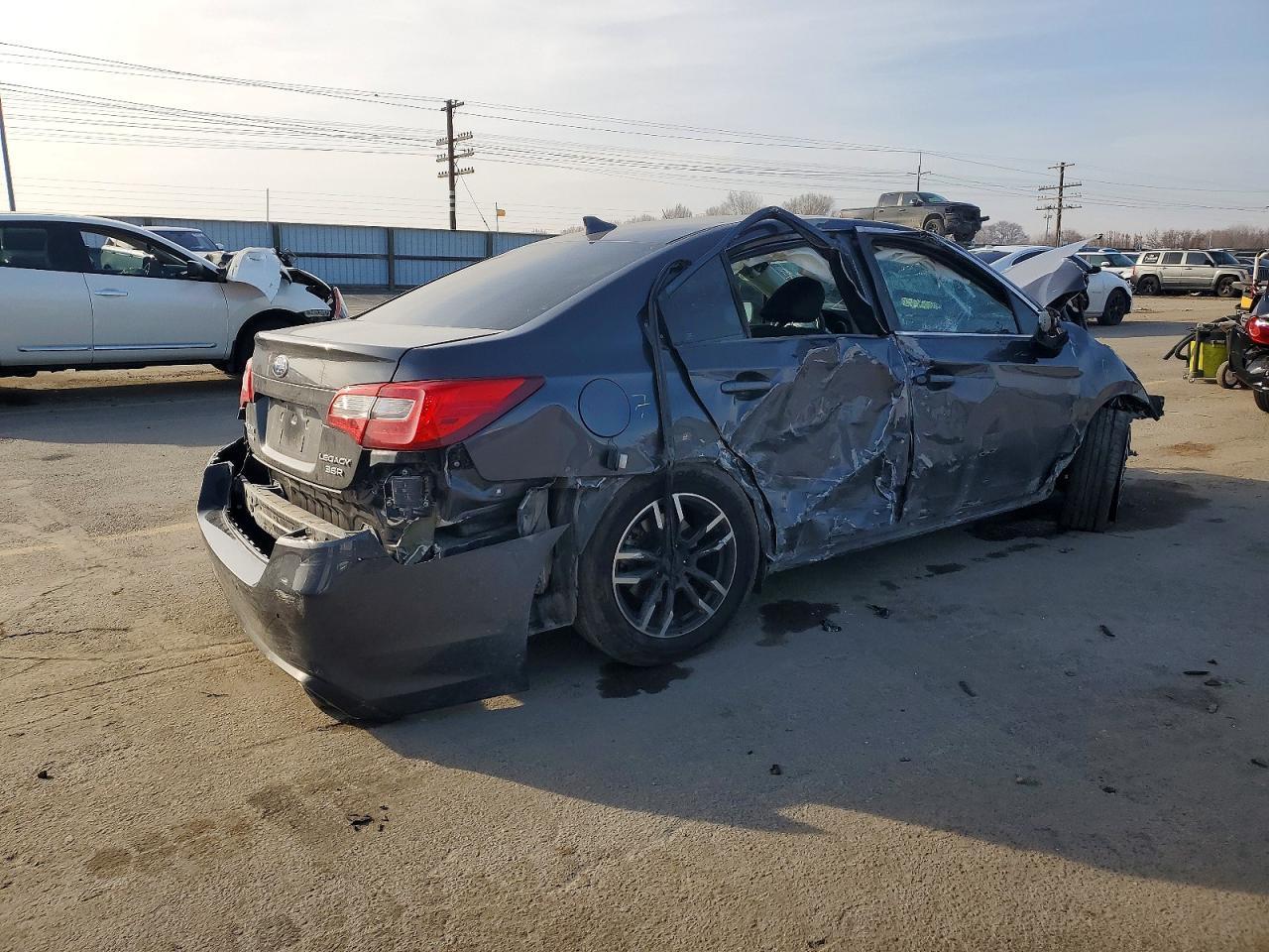 2019 Subaru Legacy 3.6R Limited - Фото 3