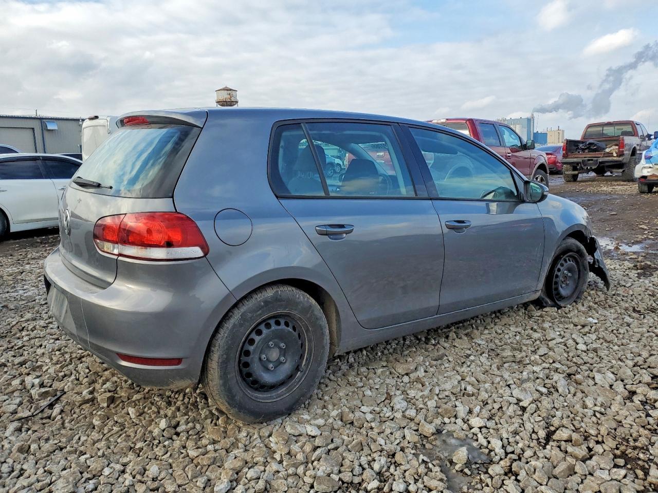 2010 Volkswagen Golf - Фото 3