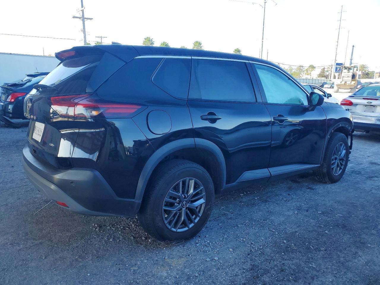 2023 Nissan Rogue S - Image 3