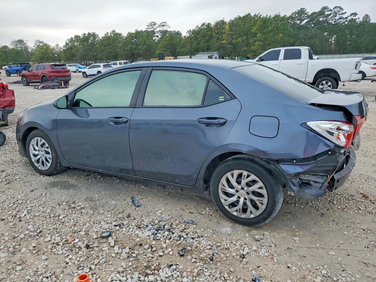 2017 Toyota Corolla L - Фото 2