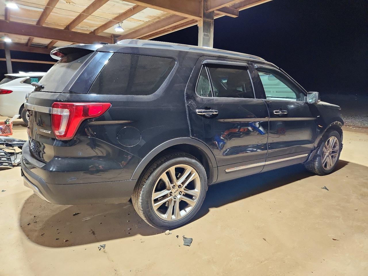 2016 Ford Explorer Limited - Image 3