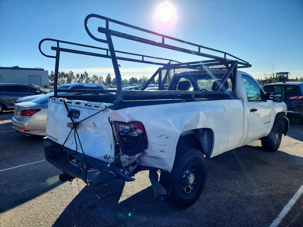 2008 Chevrolet Silverado C2500 Heavy Duty - Фото 3