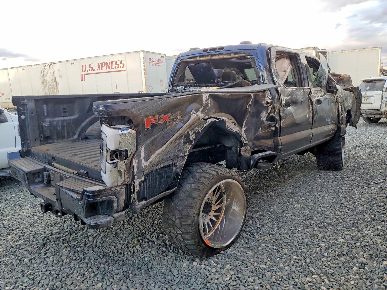 2025 Ford F350 Super Duty - Image 3