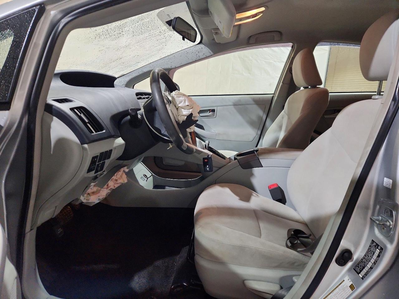 2012 Toyota Prius Three - Фото 7