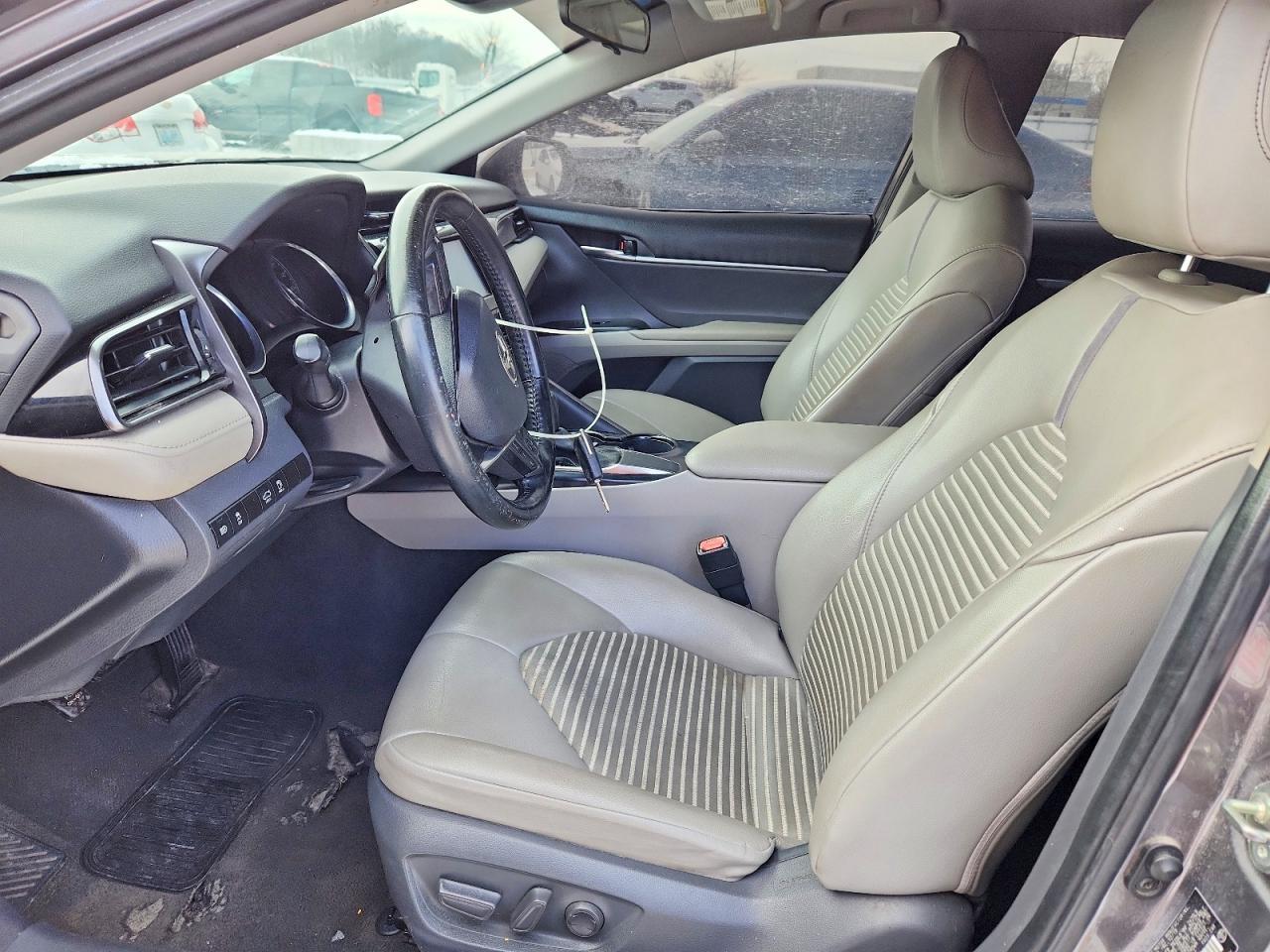 2020 Toyota Camry Se - Image 7