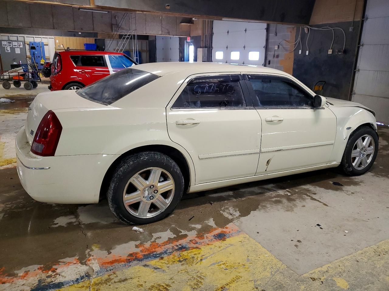 2005 Chrysler 300 Touring - Фото 3