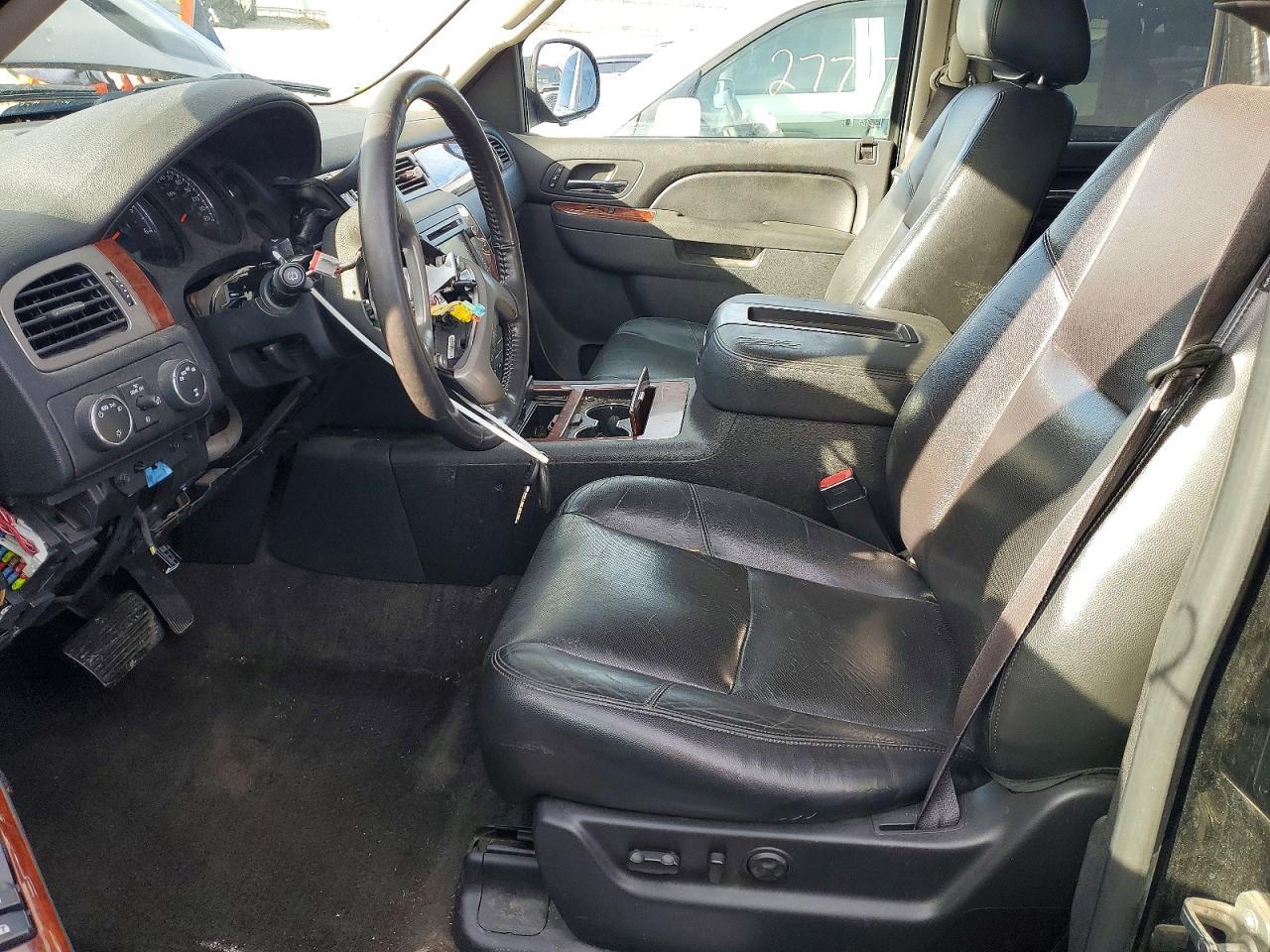 2014 Chevrolet Suburban K1500 Ltz - Image 7