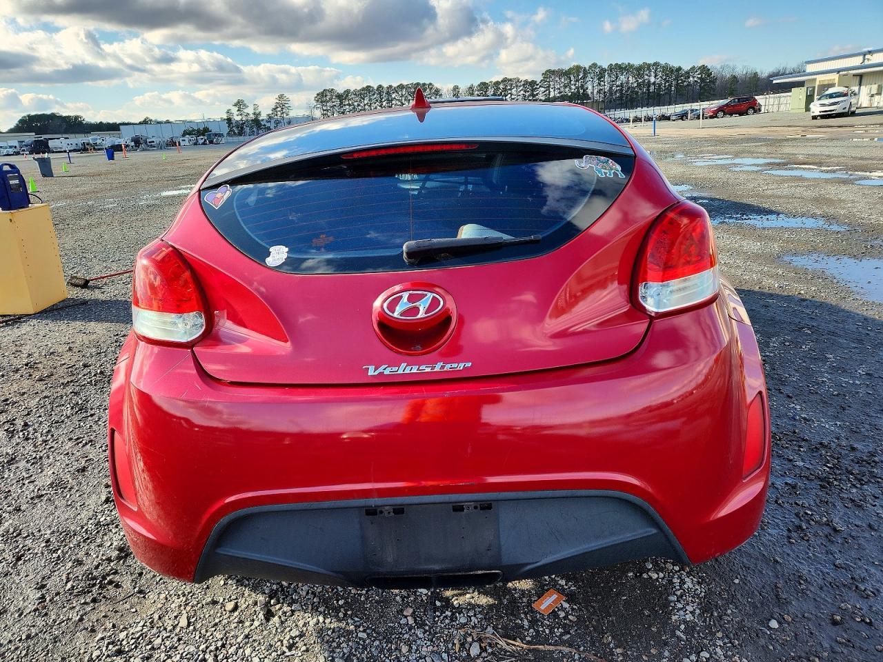 2013 Hyundai Veloster - Фото 6