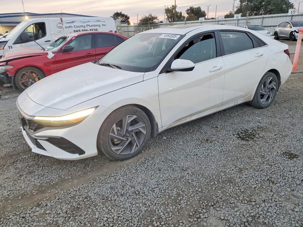 2025 Hyundai Elantra Sel