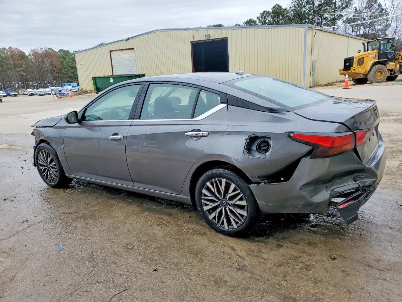 2025 Nissan Altima Sv - Image 2