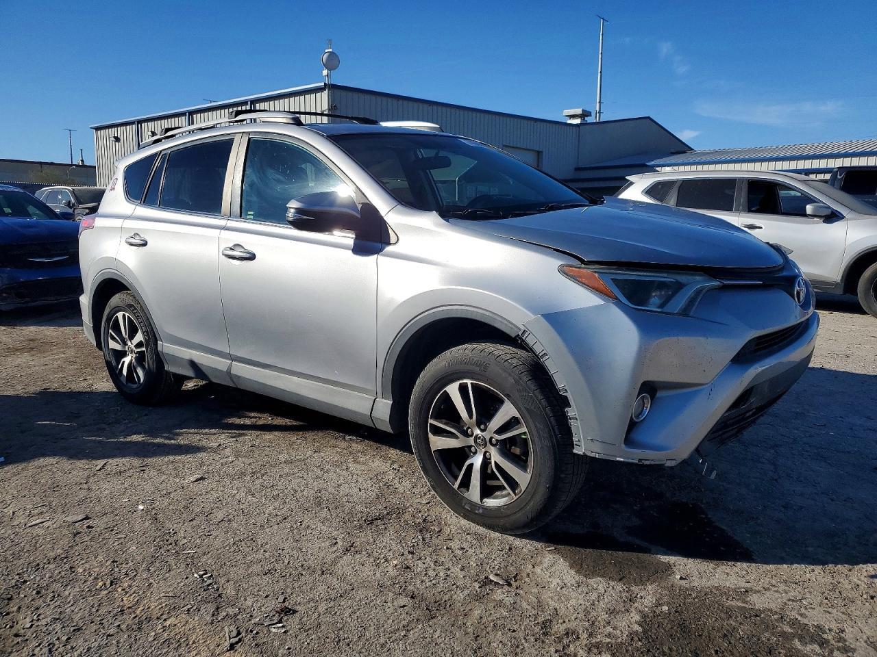2016 Toyota Rav4 Xle - Image 4