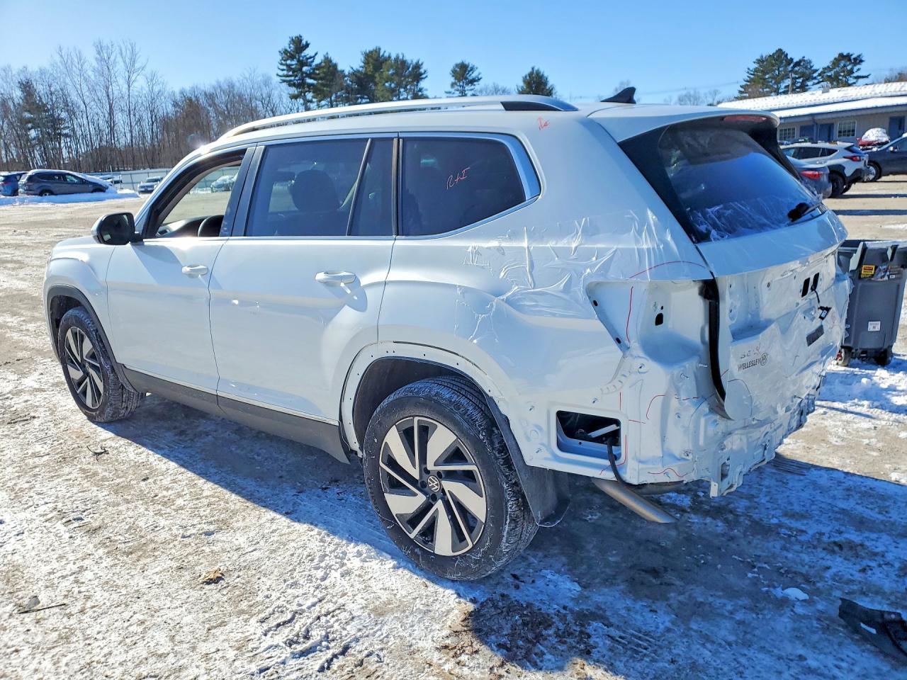 2025 Volkswagen Atlas Sel - Image 2