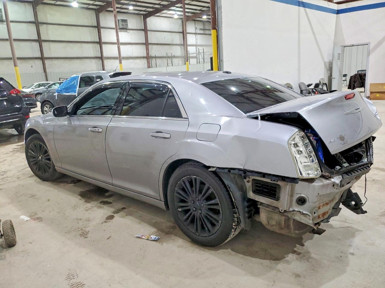 2014 Chrysler 300 - Фото 2