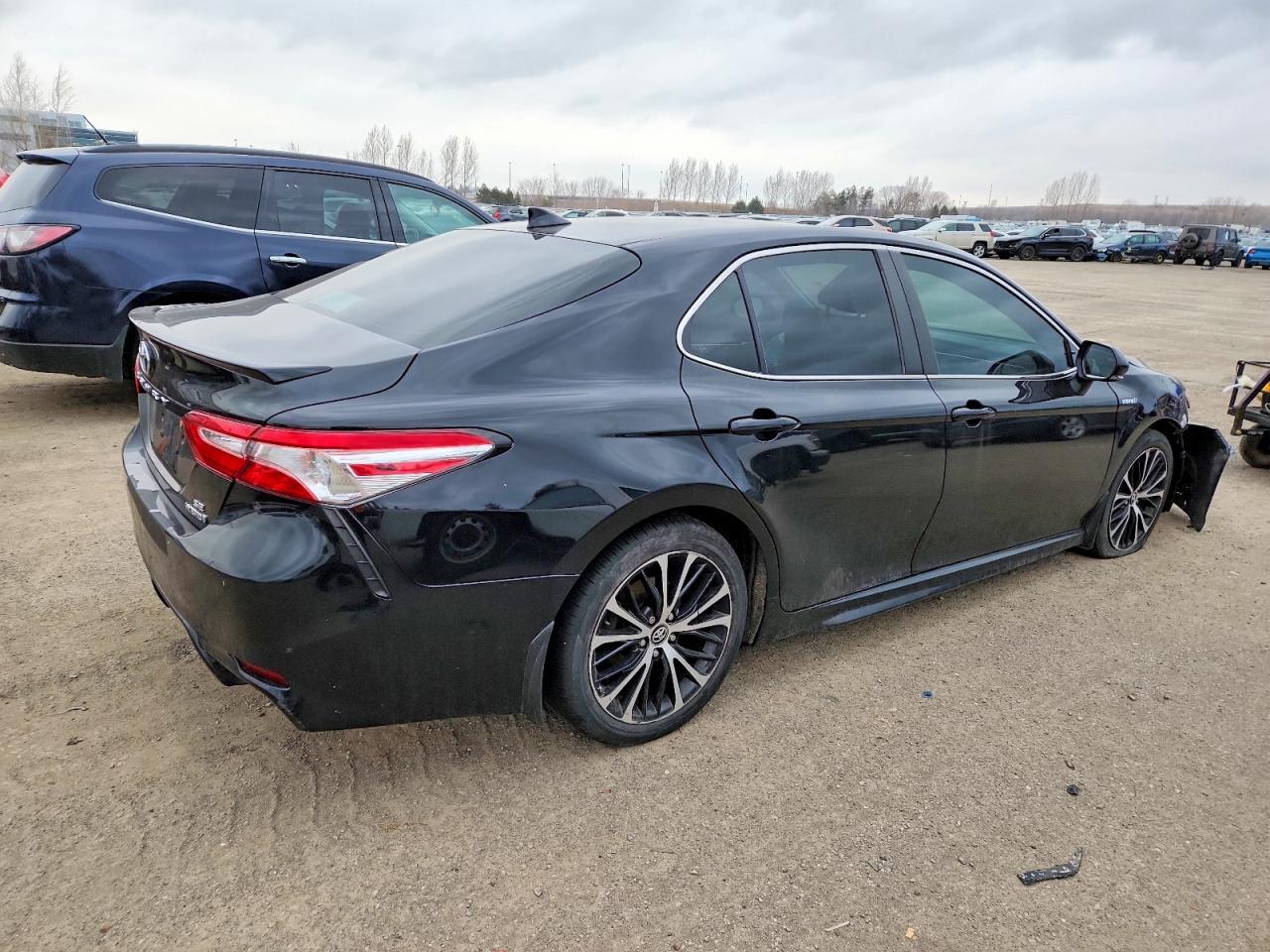 2020 Toyota Camry Xle - Фото 3