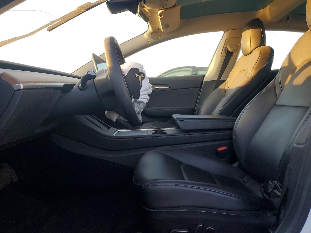 2022 Tesla Model 3 - Фото 7