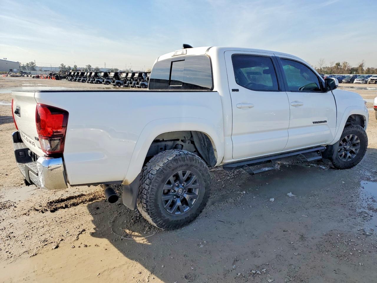 2023 Toyota Tacoma Double Cab - Image 3