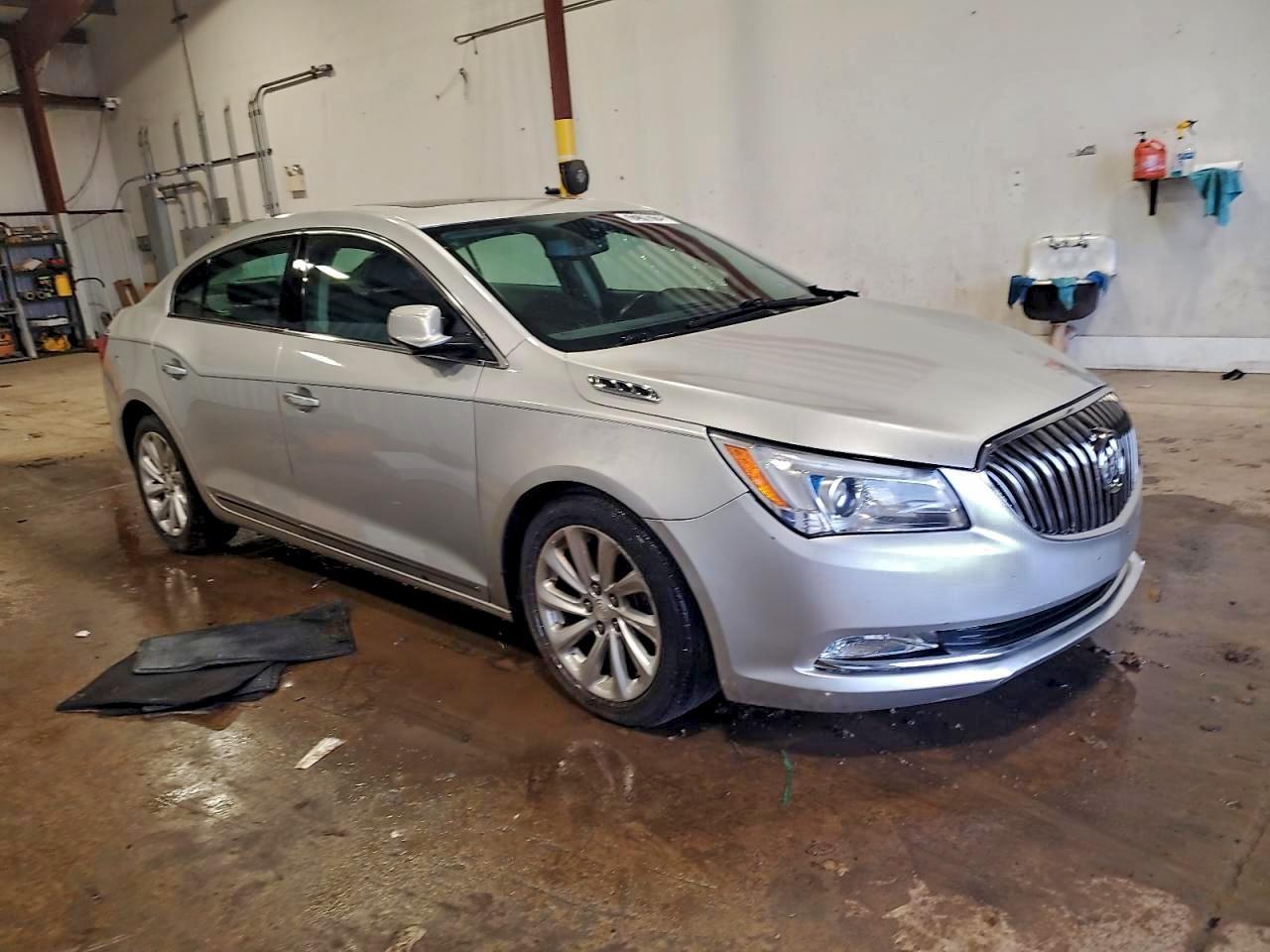 2015 Buick Lacrosse - Image 4