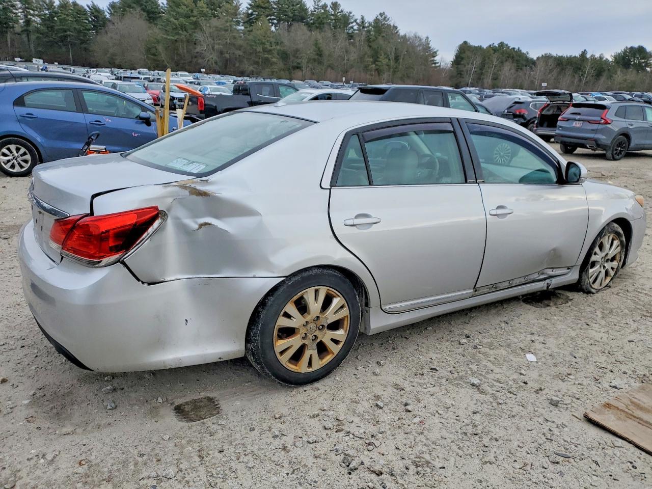 2011 Toyota Avalon Base - Image 3