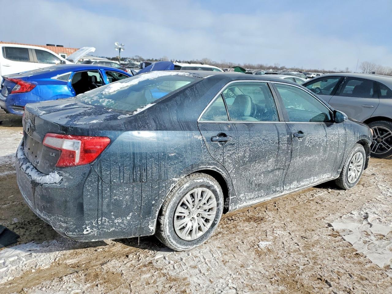2013 Toyota Camry L - Фото 3