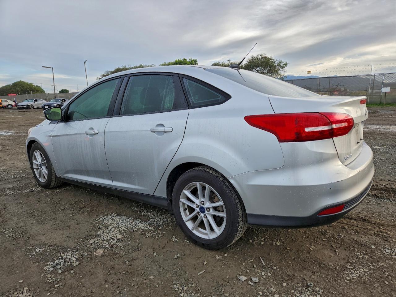 2018 Ford Focus Se - Фото 2