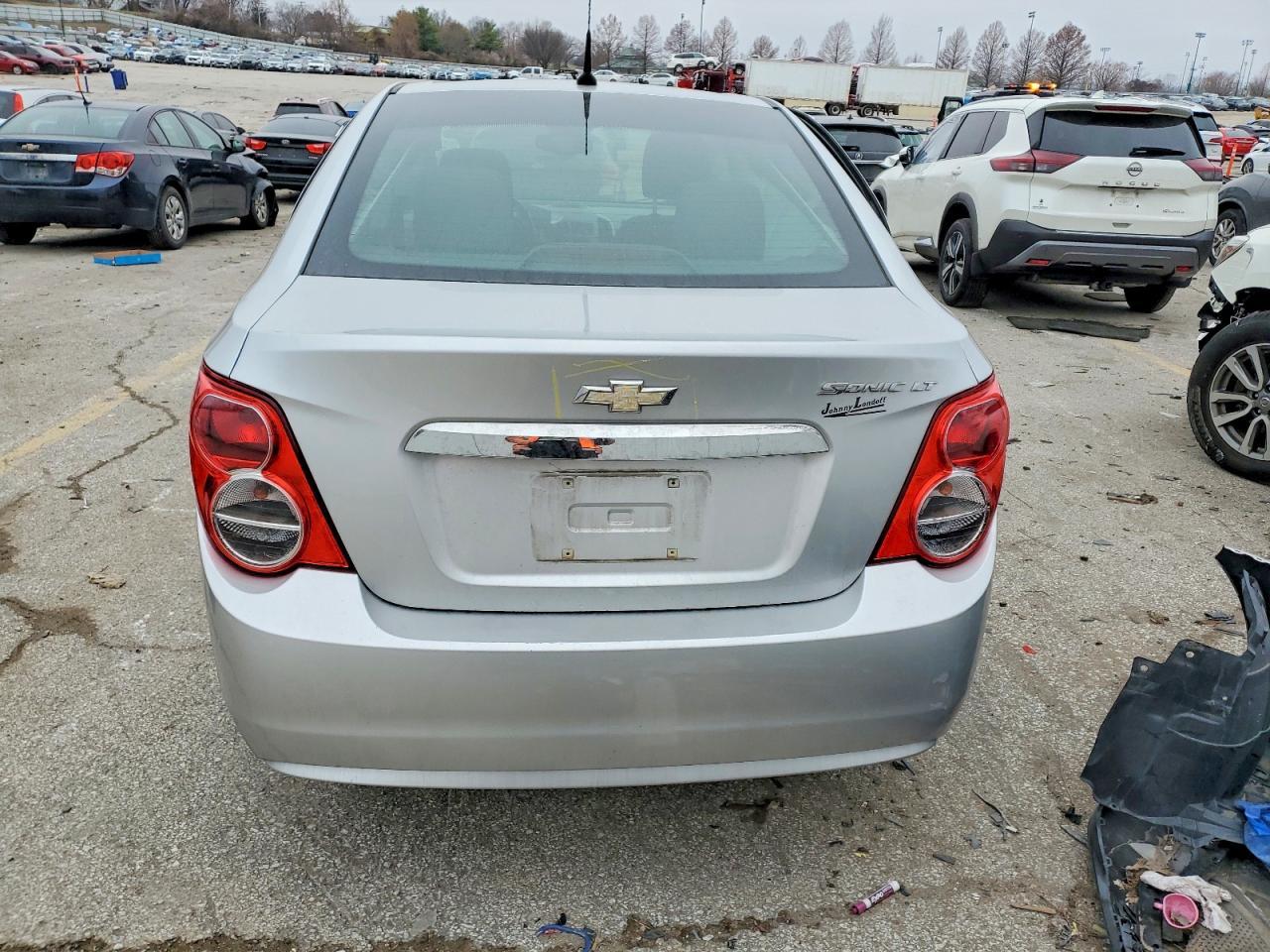 2013 Chevrolet Sonic Lt - Image 6