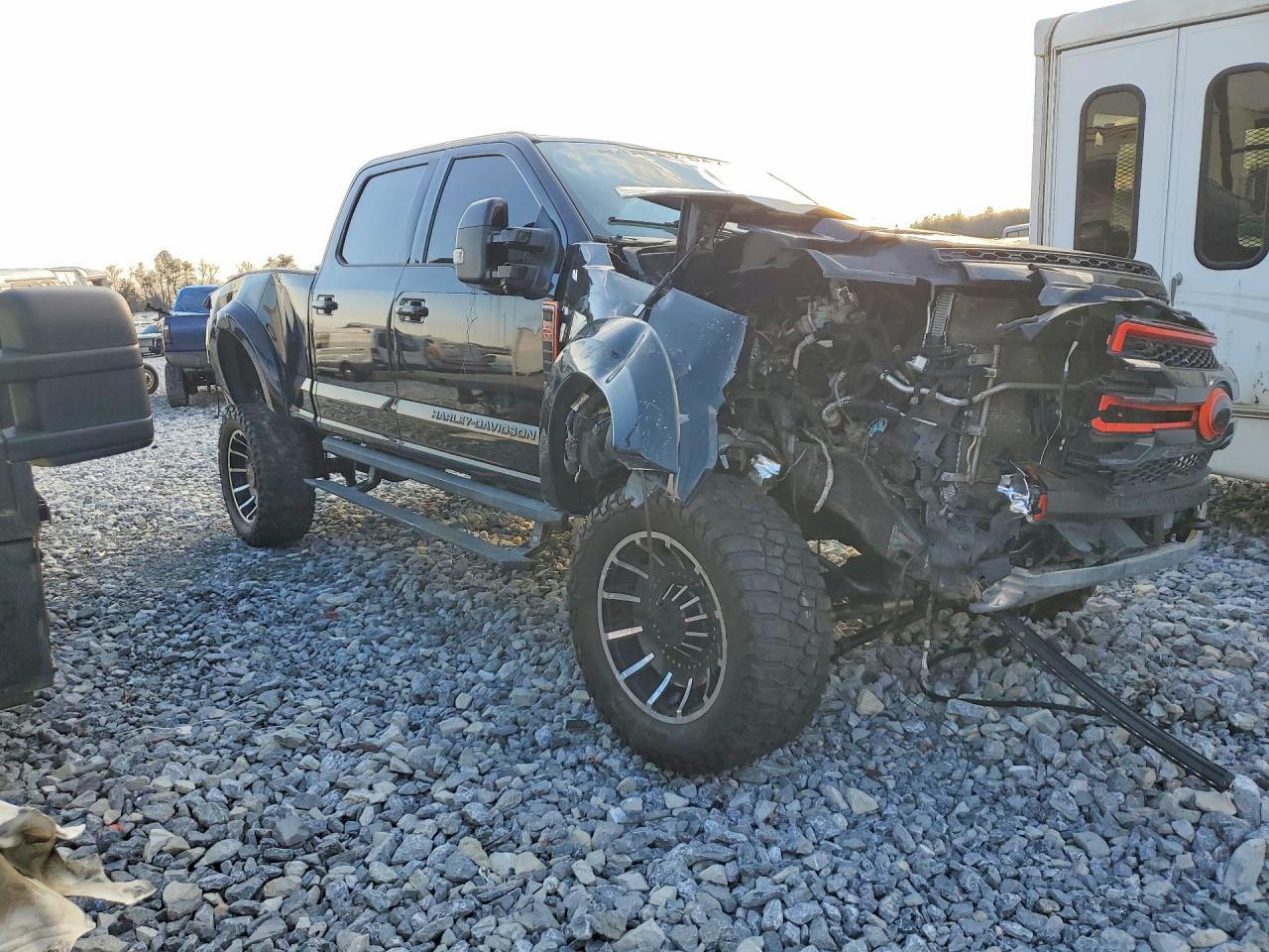 2021 Ford F250 Super Duty - Фото 4